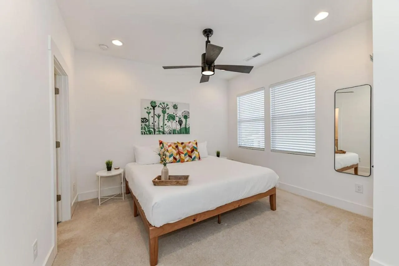 On The Move In Plaza Midwood Villa Charlotte Holiday home