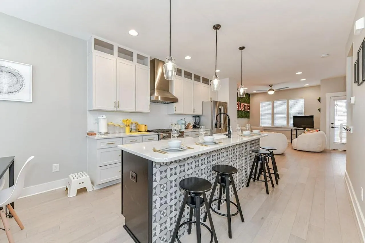 On The Move In Plaza Midwood Villa Charlotte Holiday home
